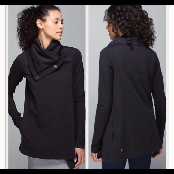 Lululemon retired Savasana wrap. Sz 6 - Picture 4 of 6